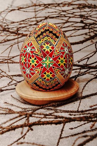 Easter painted egg - MADEheart.com