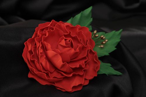 Broche de goma EVA rojo hecho a mano grande estiloso  - MADEheart.com