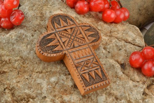 Wooden next-to-skin cross without crucifix - MADEheart.com