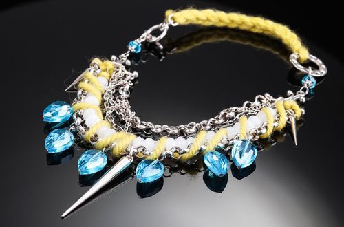 Handmade necklace made of crystal & wool - MADEheart.com