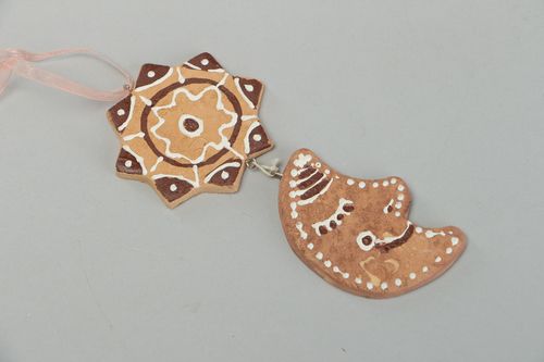 Bunter schöner bemalter Interieur Anhänger handmade aus Polymerton    - MADEheart.com