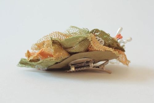 Grampo-broche de tecido de guipure feito à mão  - MADEheart.com