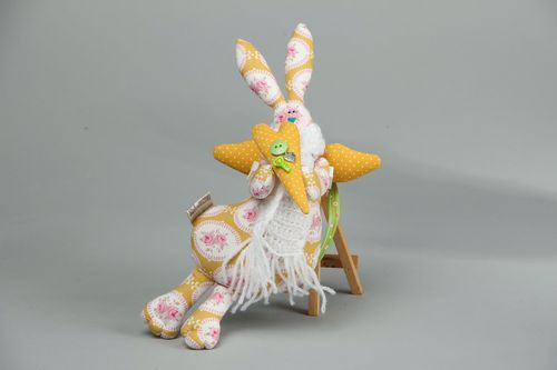 Interior Doll Roger Bunny - MADEheart.com