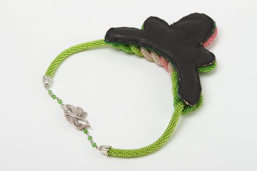 Collier en perles de rocaille Bijou fait main volumineux vert-rose Cadeau femme - MADEheart.com