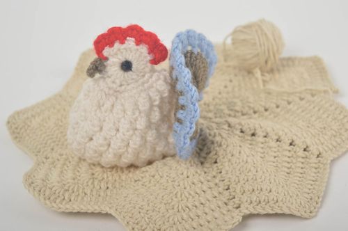 Handgefertigt Kuscheltier Hahn ausgefallenes Geschenk Haus Deko in Weiß Rot - MADEheart.com