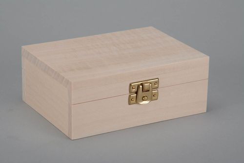 Wooden blank box with a latch - MADEheart.com