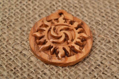 Round Slavonic amulet with sign Rod in Sun made of ash wood tree - MADEheart.com