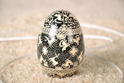 Huevo de Pascua blanquinegro - MADEheart.com