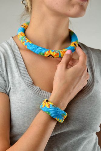 Collier spirale Bijoux faits main Bracelet fantaisie bleu ciel Cadeau femme - MADEheart.com