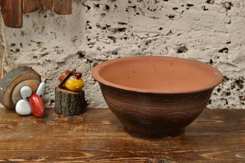 Braune große Schale aus Ton mit Glasur bedeckt 2 L Handarbeit - MADEheart.com
