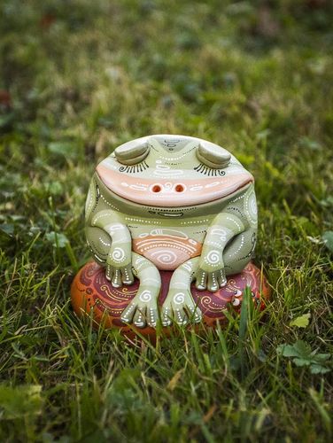 Statuetta rospo di argilla fatta a mano Figurina decorativa in ceramica  - MADEheart.com