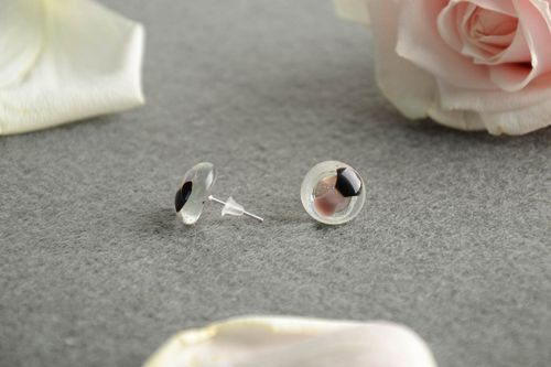 Handmade stud earrings made using glass fusing technique elegant jewelry - MADEheart.com