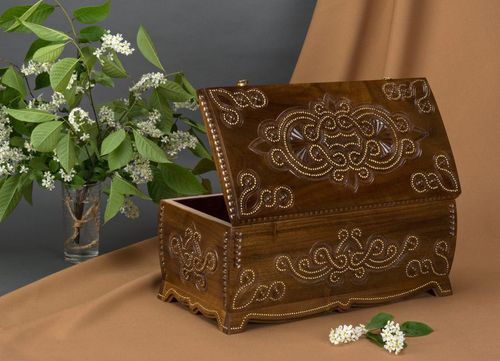 Carved jewelry box with inlay - MADEheart.com
