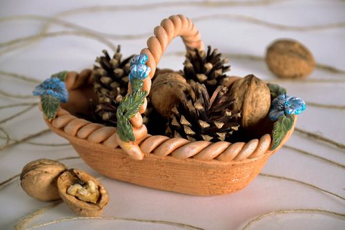 8 inches wide handmade ceramic table platter in the shape of a basket 0,8 lb - MADEheart.com