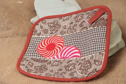 Manique de cuisine carrée en coton et ouatine faite main brun rouge à motifs - MADEheart.com