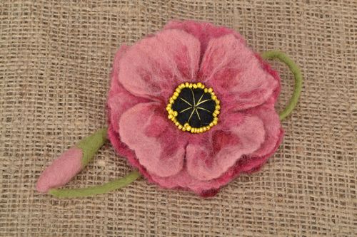 Woolen brooch flower Poppy - MADEheart.com