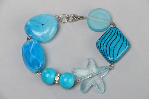 Handmade light blue wrist bracelet with plastic beads in marine style for women - MADEheart.com