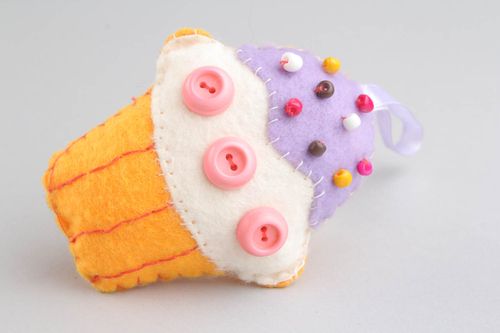 Pendant Cupcake - MADEheart.com