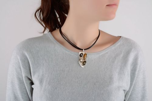 Anhänger aus Horn und Silber - MADEheart.com