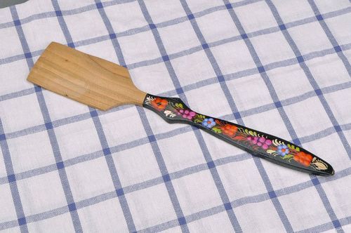 Kitchen spatula made of beech wood - MADEheart.com