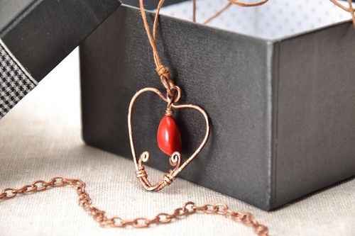 Heart-shaped copper pendant - MADEheart.com