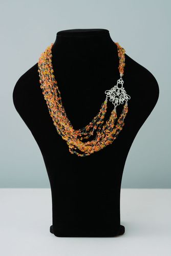 Asymmetrisches Collier aus Glasperlen - MADEheart.com