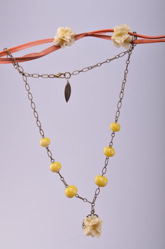 Handgemachtes Schmuck Set aus Polymerton Collier und Ohrringe mit Blumen 2 Stück - MADEheart.com