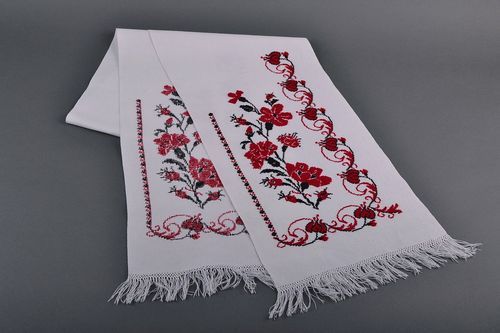 Rushnik with handmade embroidery - MADEheart.com