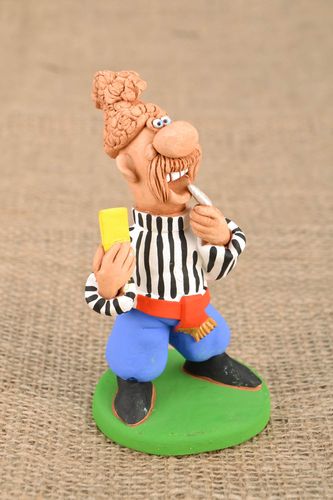 Estatueta de argila cossaco-árbitro - MADEheart.com