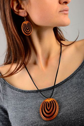 Handmade Schmuck Set Accessoires für Frauen Schmuck Ohrringe Damen Anhänger - MADEheart.com