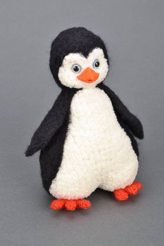 Juguete de peluche con forma de pingüino - MADEheart.com
