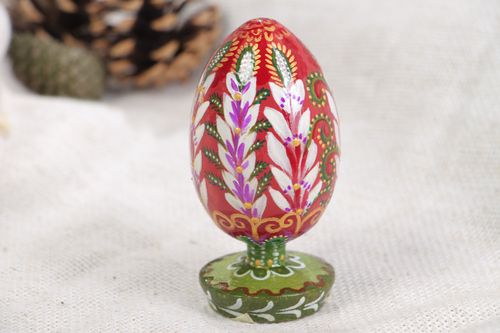 Huevo de Pascua de madera en soporte pintado vistoso artesanal - MADEheart.com