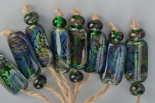 Glass beads for creating a necklace - MADEheart.com