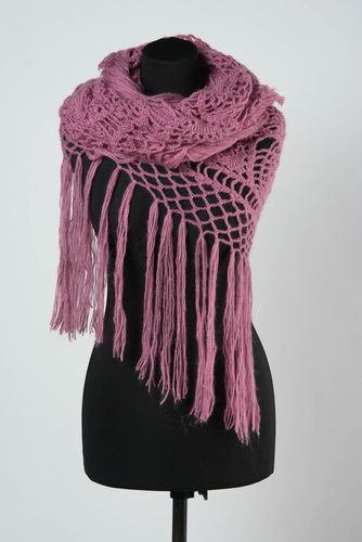 Châle tricoté avec des aiguilles fait main en laine rose ajouré accessoire - MADEheart.com