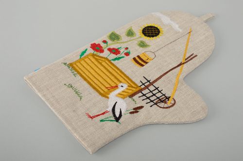 Oven mitt with rural motives - MADEheart.com