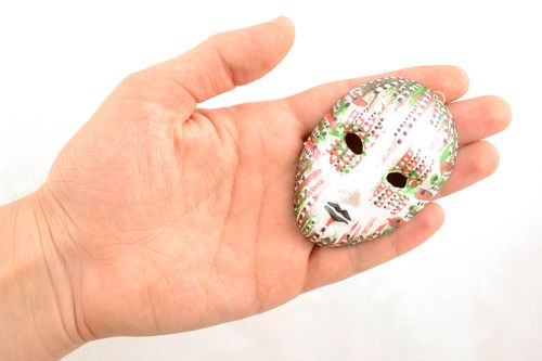 Interieur Anhänger aus Ton Maske - MADEheart.com