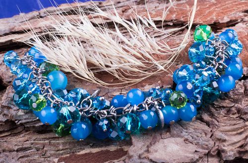 Handmade Designer Schmuck Frauen Accessoire blaues Armband mit Steinen - MADEheart.com