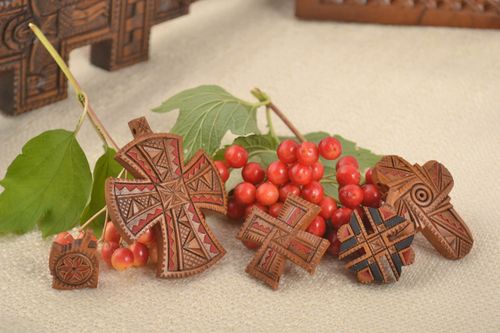 Wooden jewelry set handmade wooden accessories cross necklaces cross pendants - MADEheart.com