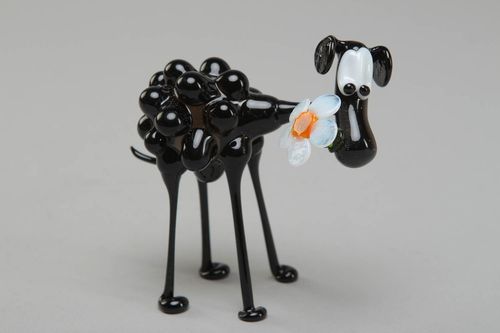 Petite figurine en verre au chalumeau Chèvre noire décorative faite main - MADEheart.com