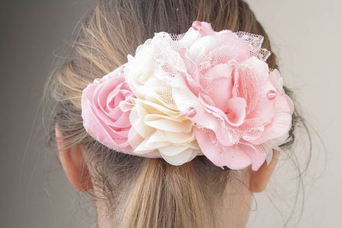 Grampo-flor de cabelo de rendas feito à mão acessórios para cabelo  - MADEheart.com
