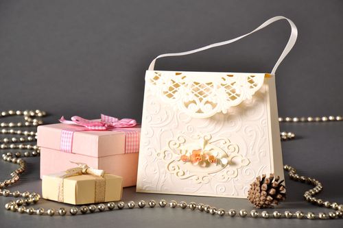 Homemade white gift package - MADEheart.com