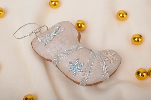 Handmade Weihnachtsdeko aus Stoff Weihnachtsbaum Anhänger Stiefel aus Stoff - MADEheart.com
