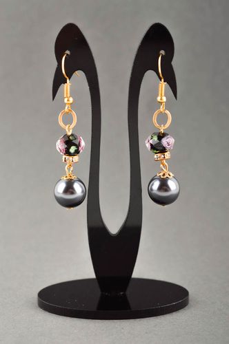 Orecchini di perle artificiali fatti a mano accessorio originale bello da donna - MADEheart.com