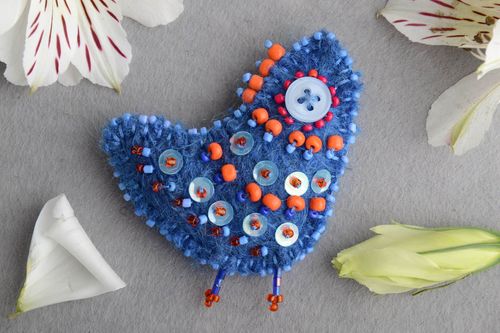 Jolie broche originale en forme doiseau en laine faite main molle bleue - MADEheart.com