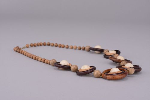 Wooden bead necklace with clasp - MADEheart.com