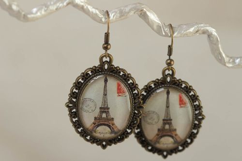 Egg-shaped vintage handmade earrings made of glass glaze with a picture of Eiffel tower - MADEheart.com