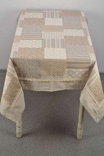 Nappe de table en tissu de coton et polyamide avec dentelle faite main - MADEheart.com