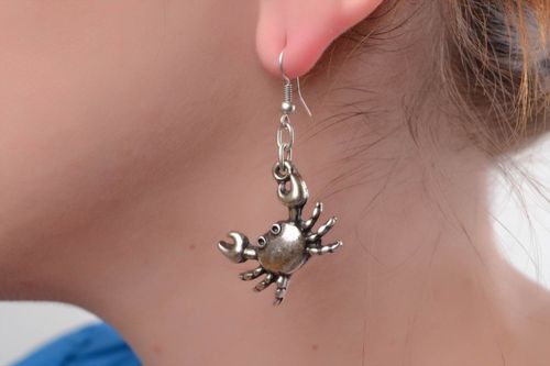 Small stylish handmade designer metal earrings in the shape of crabs - MADEheart.com