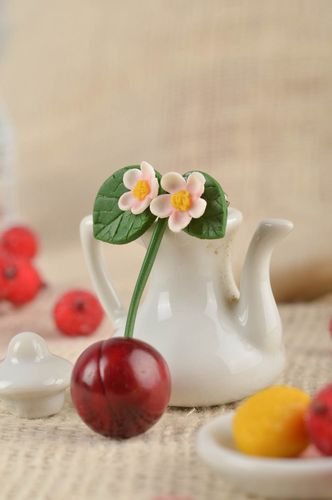 Broche cerise Bijou fait main pâte polymère Accessoire femme original design - MADEheart.com