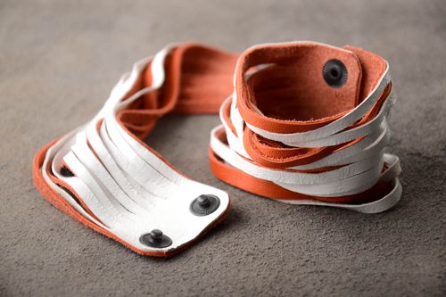 Pulseras artesanales blanca y tomate regalos originales accesorios para mujer - MADEheart.com